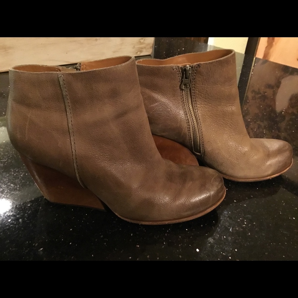 KORK-EASE NATALYA WEDGE WOOD HEEL BOOTIE